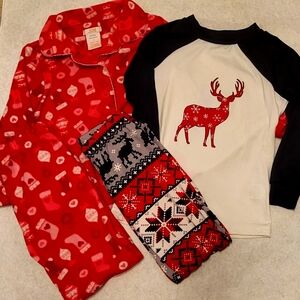 Two pair holiday print two piece pajama sets